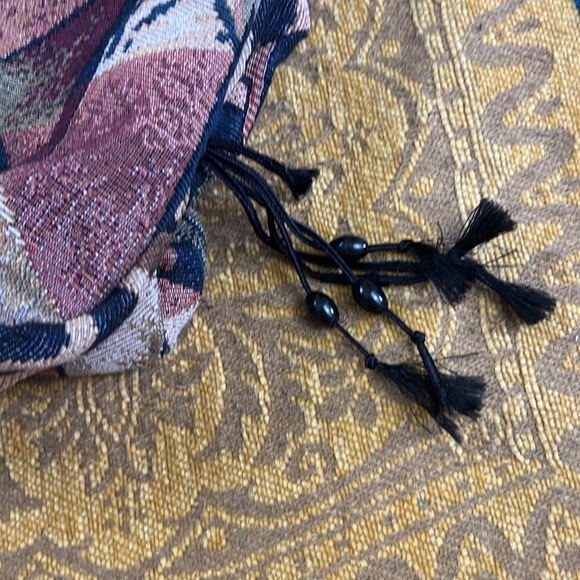 Vintage tapestry bag 🖤 - Picture 4 of 13